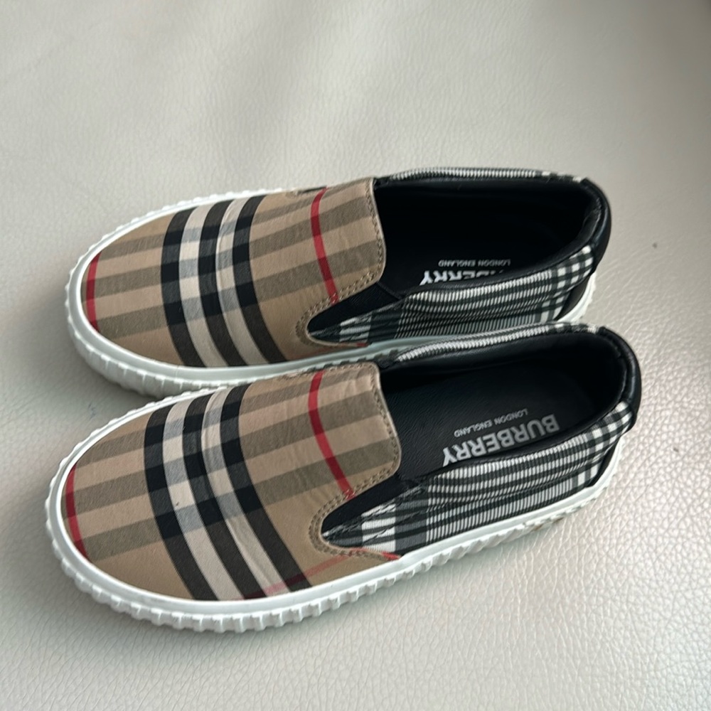 Burberry. Kids size 30, unisex.